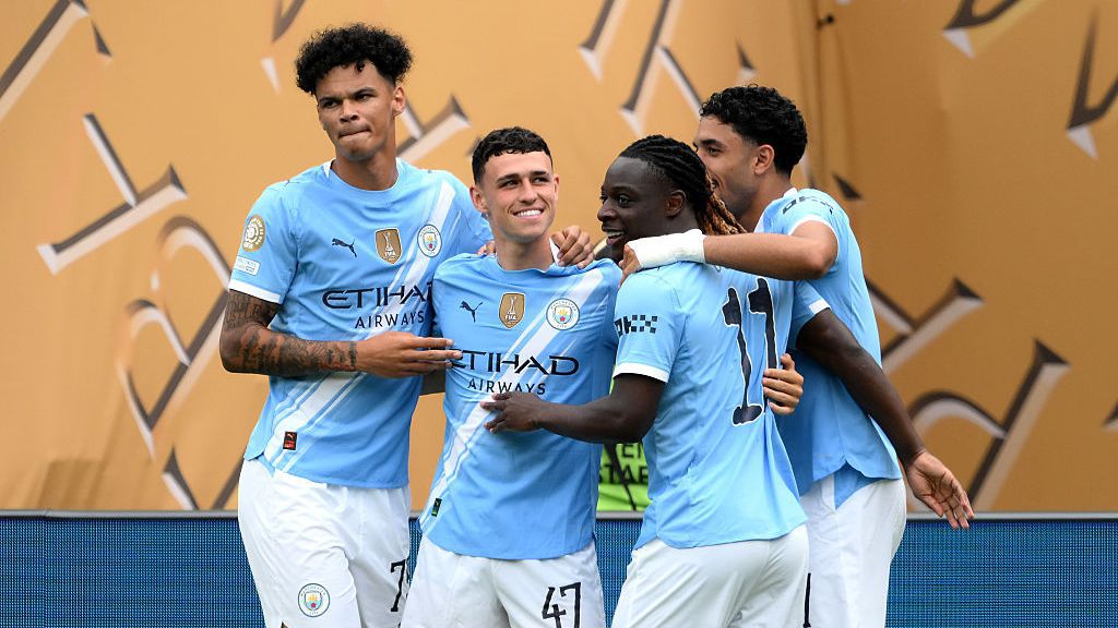 Най-бързият гол на клубния Мондиал откри пътя на Ман Сити за победен старт, червен картон не попречи на "гражданите"