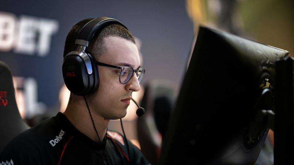 MIBR набеляза двама снайперисти, докато чака kl1m