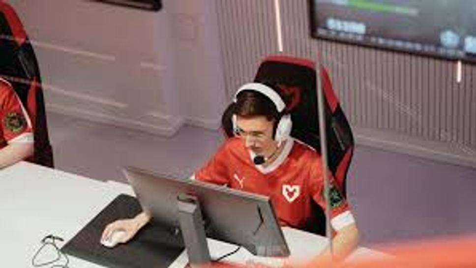Георги "Jorko" Митев блесна и изведе FOKUS към следващия кръг на Stake Ranked