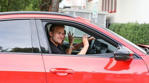  Де Лихт към този момент е в Мюнхен 