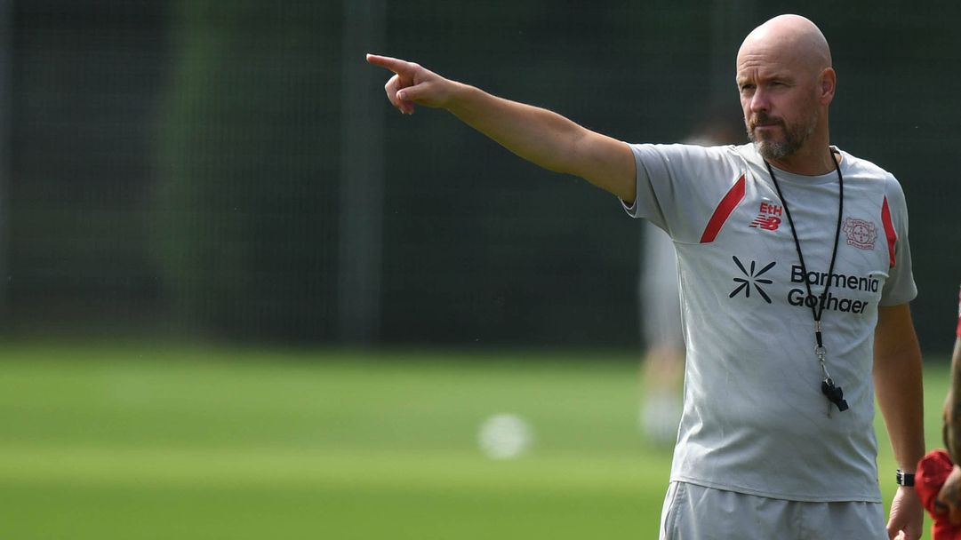 Тен Хаг се изложи в дебюта си, детската градина на Фламенго сгази Леверкузен