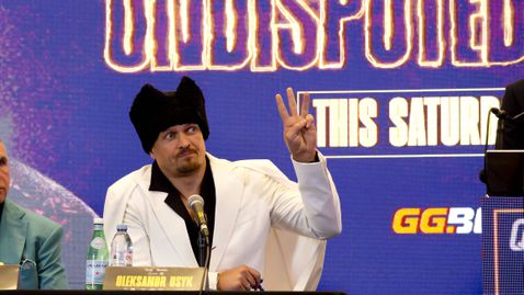  „ Ще те очаквам в клетката “: Усик загатна за предстоящ ММА дуел с Джейк Пол 