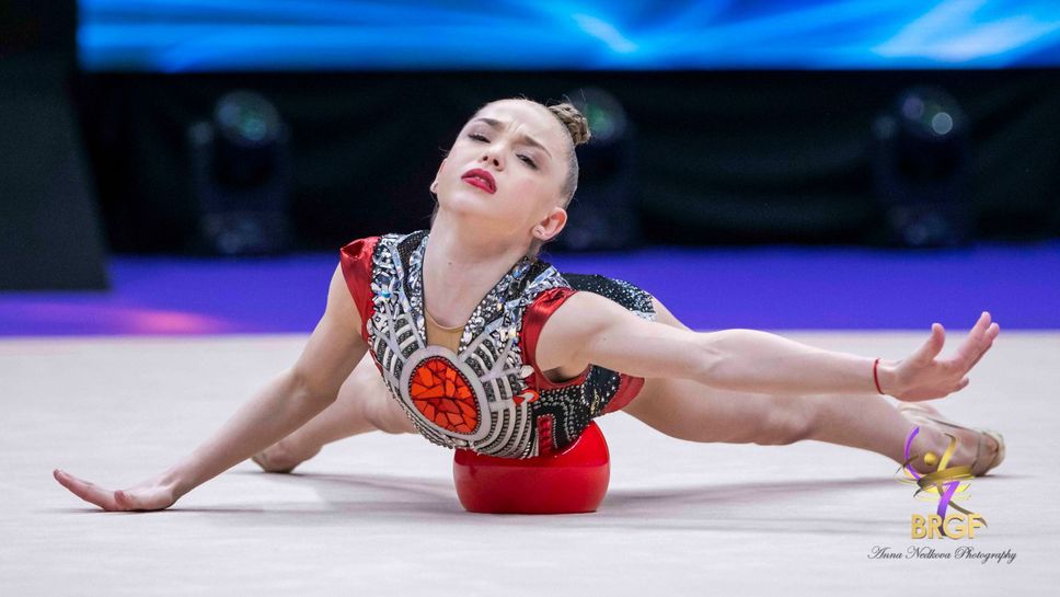 Световната вицешампионка по художествена гимнастика от Рио 2025 Стилияна Николова