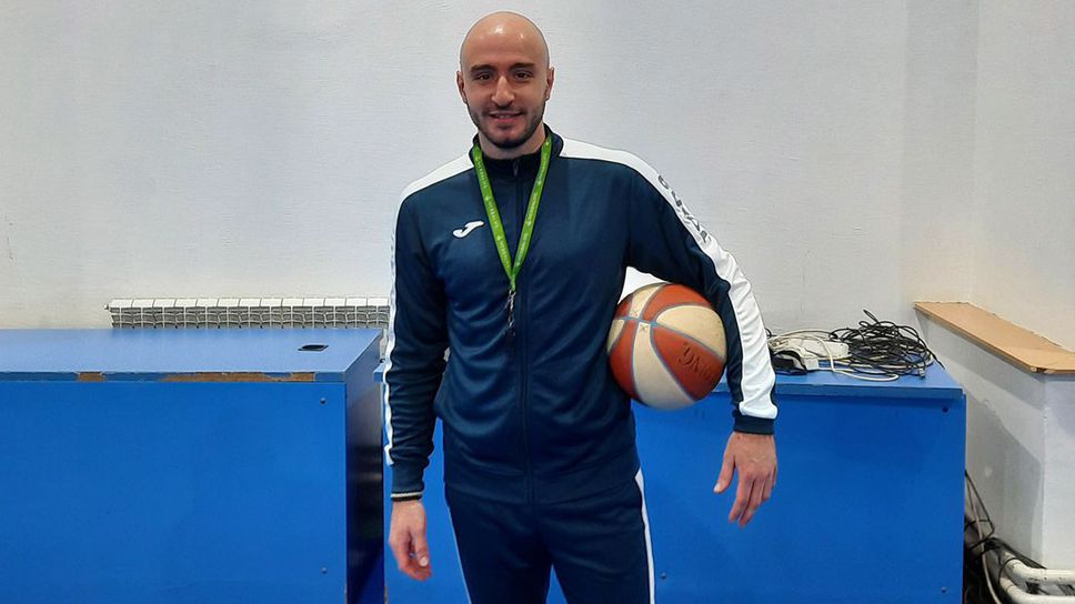 Академик привлече нов треньор в школата си