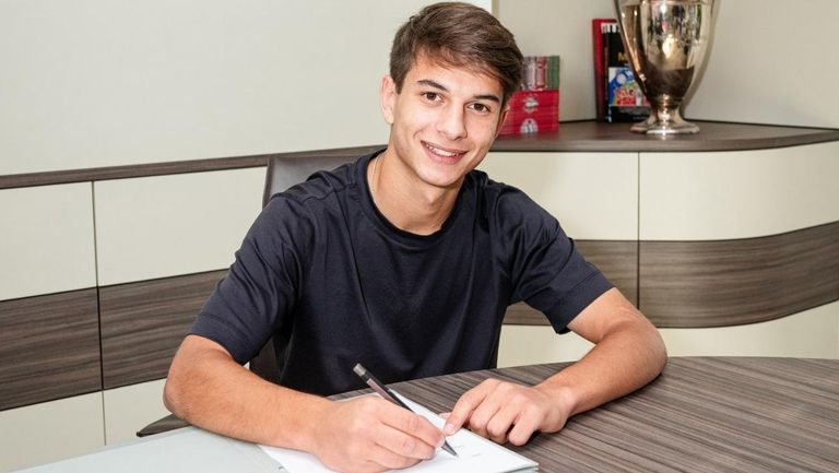 Байерн Мюнхен подписа договор със 17 годишния грузински талант Лука Паркадзе