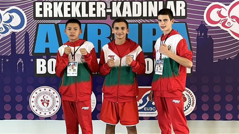 Трима българи на полуфинал на Европейското по бокс за ученици в Турция днес