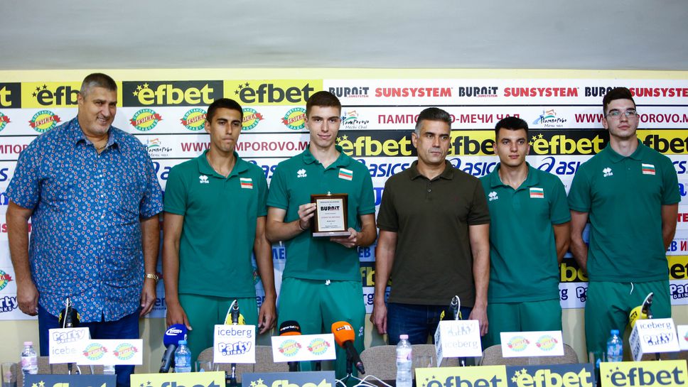 Третите в света са Отбор на месец юли