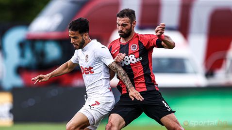 Локо (София) пробва да вдигне Симеон Славчев