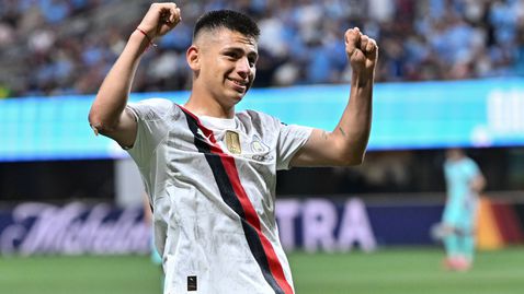 Борусия поиска млад аржентинец от Манчестър Сити и се раздели с нападател, преборил коварна болест