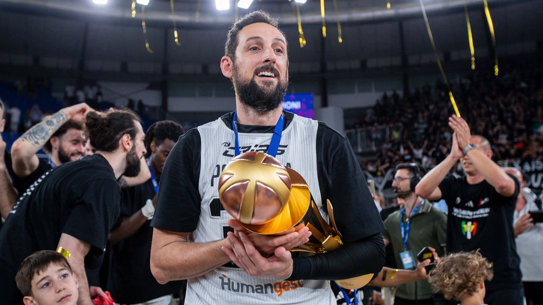 Белинели остава във Виртус Болоня, но на нова позиция