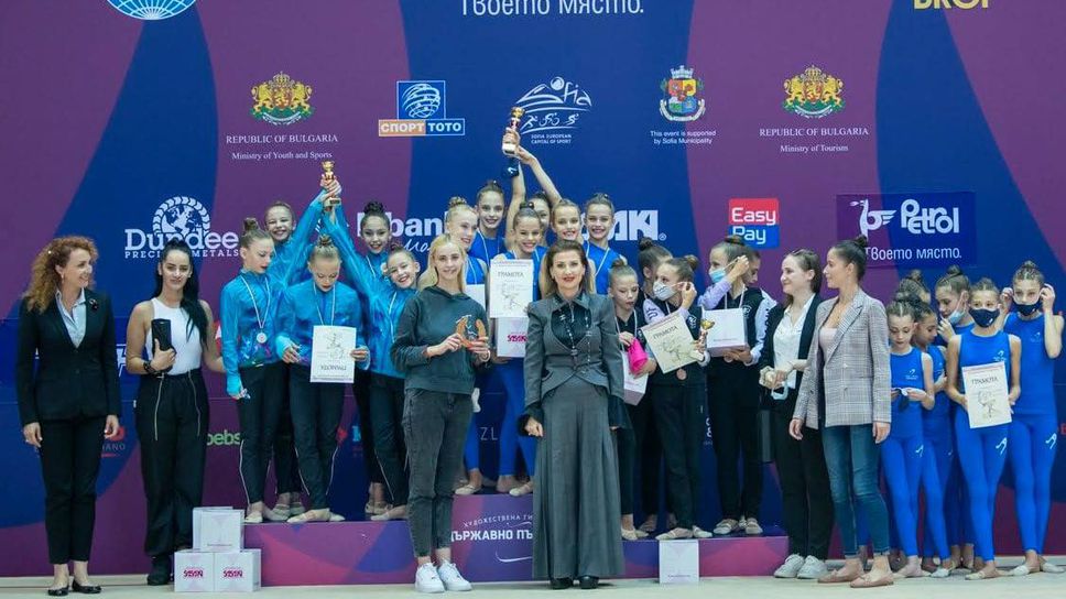 Първият отбор на Левски спечели титлата на ДП по художествена гимнастика за ансамбли