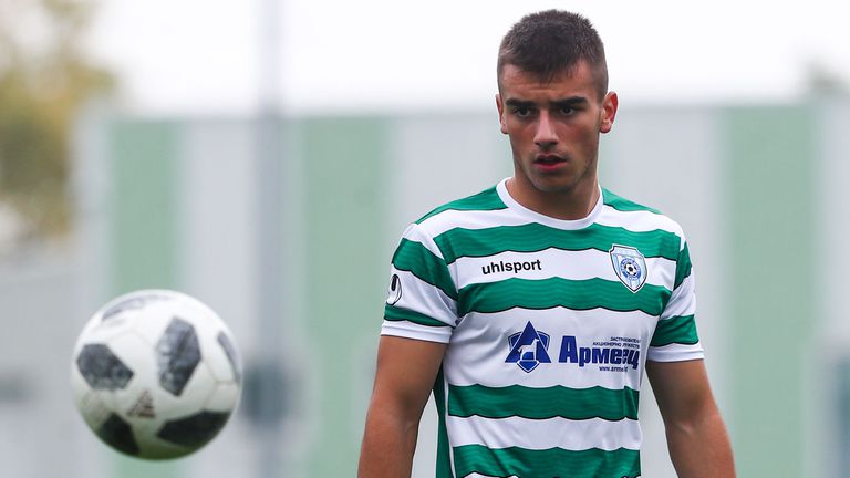 Юношата на Николай подписа първи професионален договор с моряците обявиха