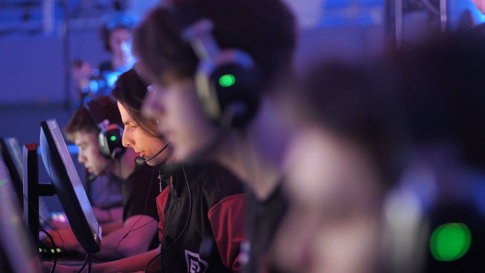 Трето място за Дейвид Бенчев и Enterprise от LAN турнир в Прага