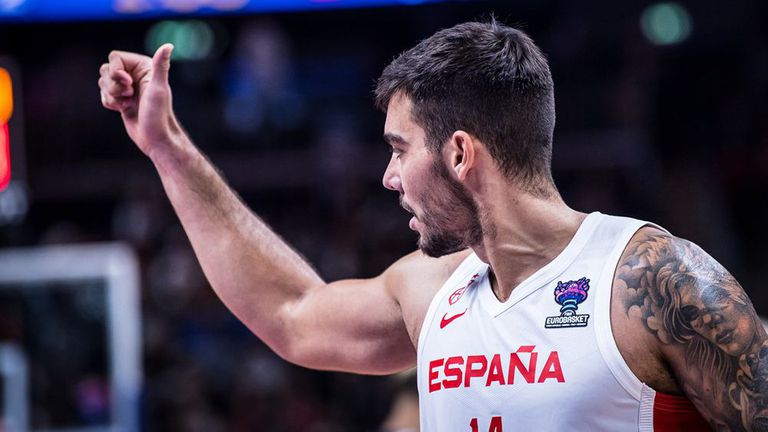 Членът на Идеалната петица на ЕвроБаскет 2022 Уили Ернангомес остана