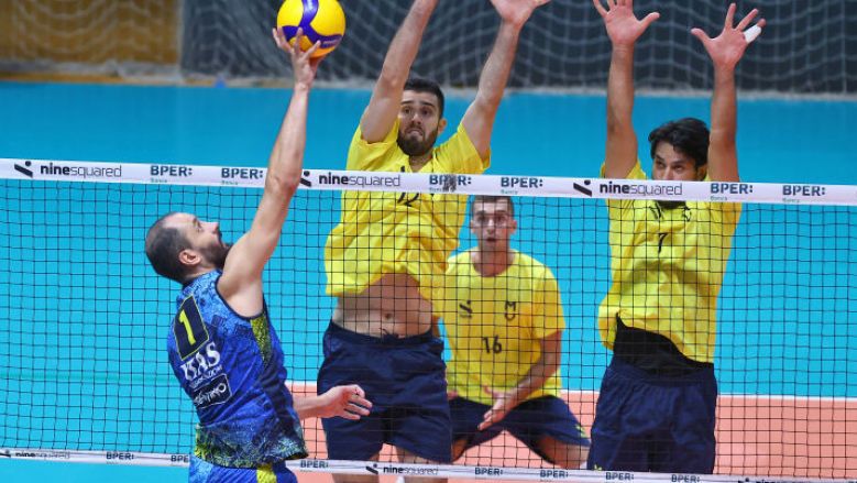 Матей Казийски с 26 точки, Тренто с чиста победа над Модена в контрола