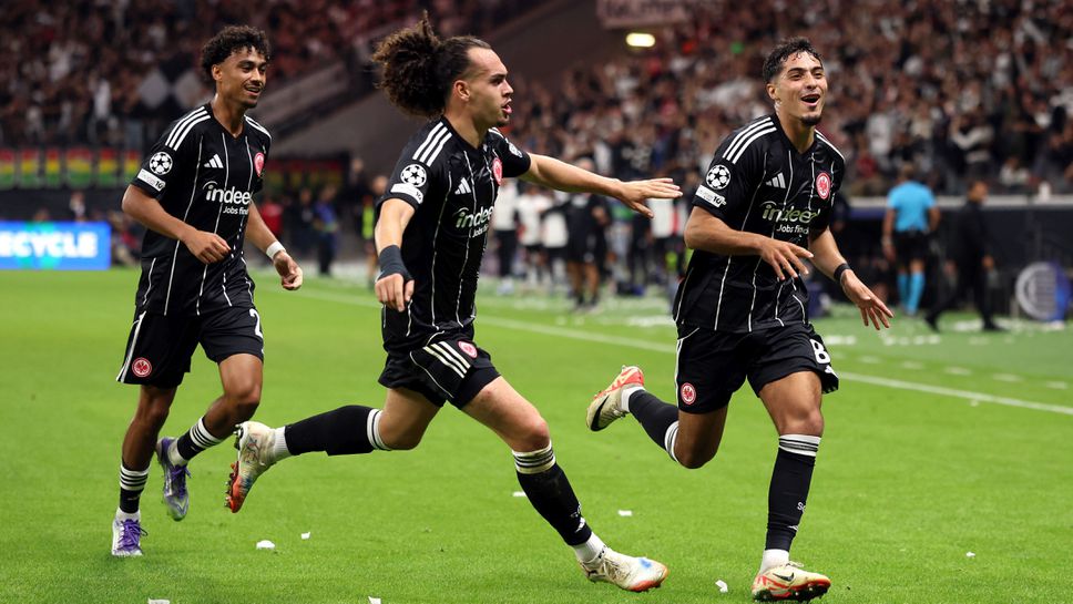 Два автогола помогнаха на Айнтрахт за разгром над Галатасарай