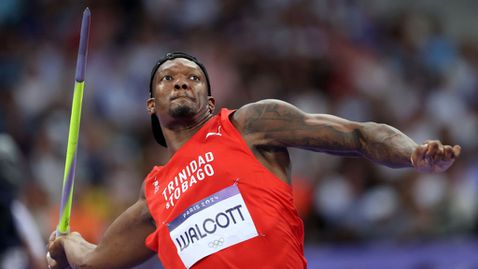 Уолкът стъпи на световния връх в копието 13 години след олимпийската си титла