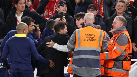 Фенът на Ливърпул, който изнерви Чоло Симеоне: Ще ми го броят ли за асистенция?