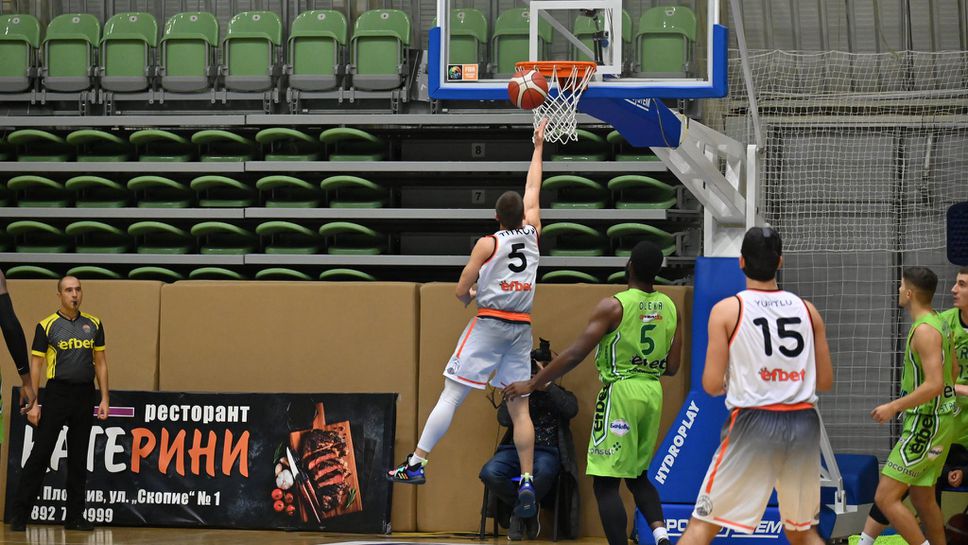 Ефе Юртлу вдъхнови Академик за победа над Берое