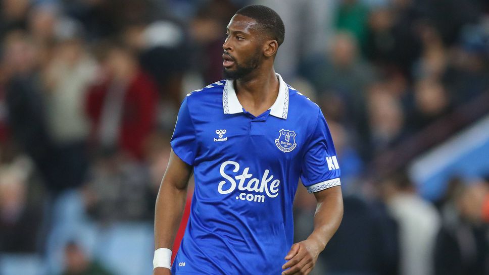 Ювентус се е насочил към португалския нападател на ЕвертънБето като