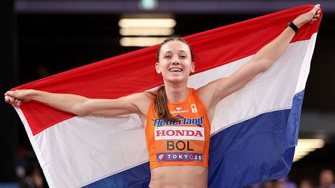 Фемке Бол в светлината на прожекторите