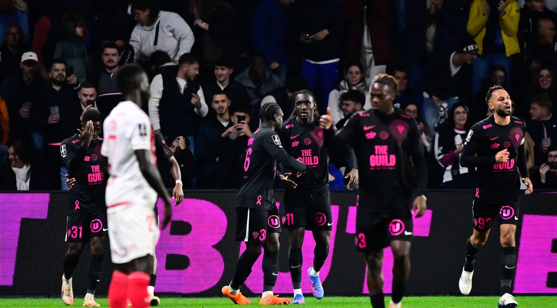 Монако продължи с грешките и при новия треньор