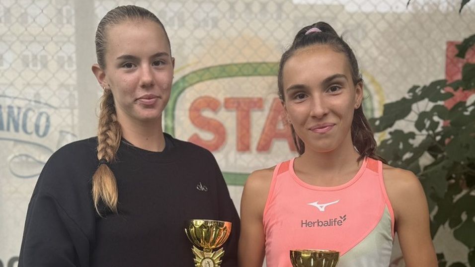 Андрея Глушкова триумфира с титлата на двойки при девойките на