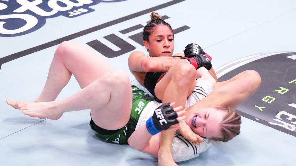 Състезателка на UFC получи шестмесечно наказание за допинг употреба