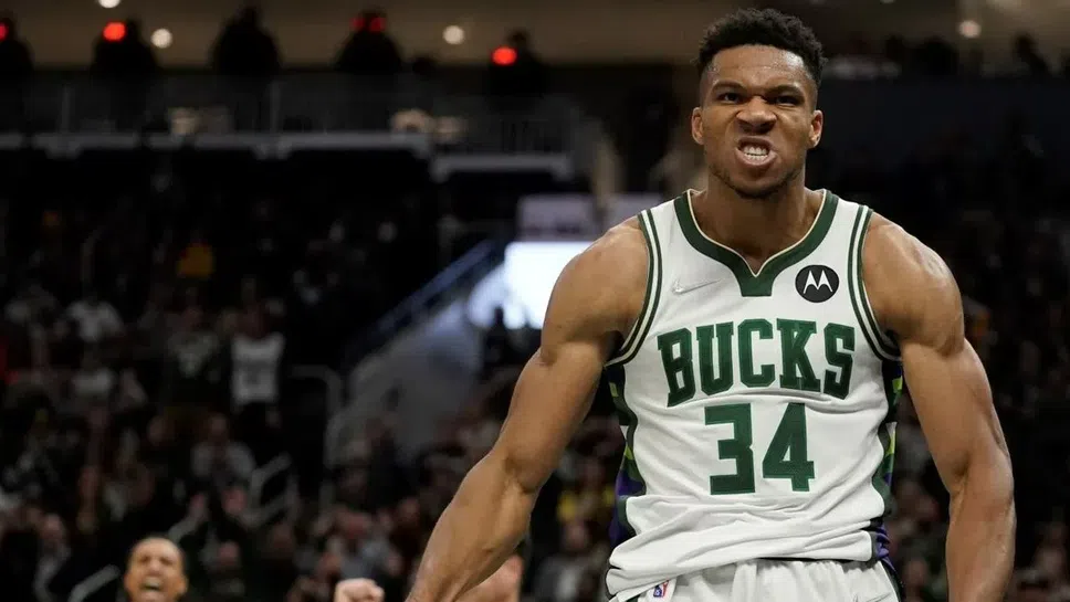 Адетокумбо унищожи Лейкърс с 47 точки