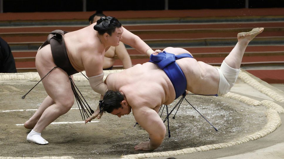 Даниел Иванов-Аоияма допусна десета загуба на турнира по сумо в Токио