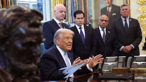  Тръмп и Инфантино оповестиха процедура, която да улесни почитателите за Мондиала 