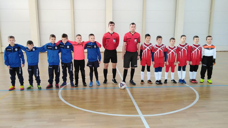 Започна детски коледен турнир в Симитли