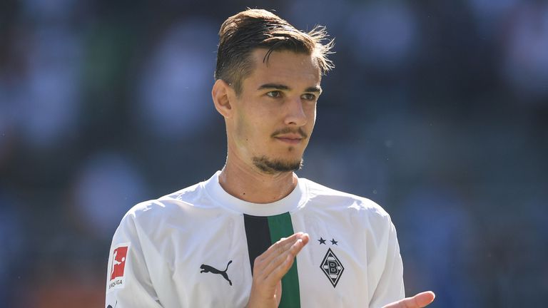 Халфът на Борусия Мьонхенгладбах Флориан Нойхаус има за цел да