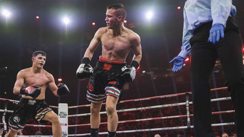 Джуров надделя над Спасов на MAX FIGHT 60 и забавлява публиката