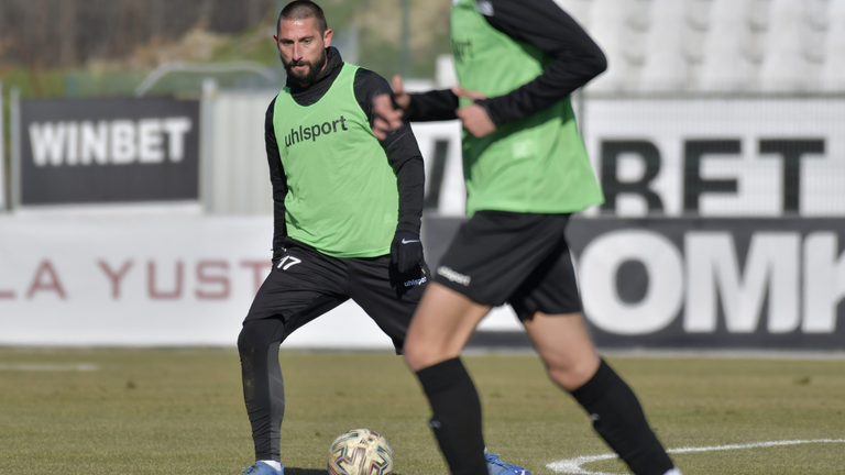  Христо Златински се завръща на терена 