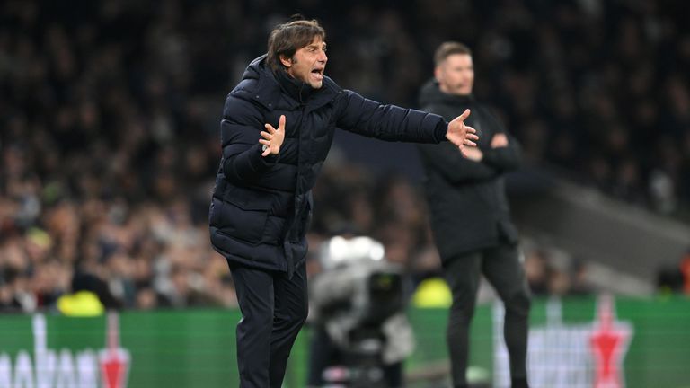  Конте: Ще преценим дали има забавни варианти на трансферния пазар 