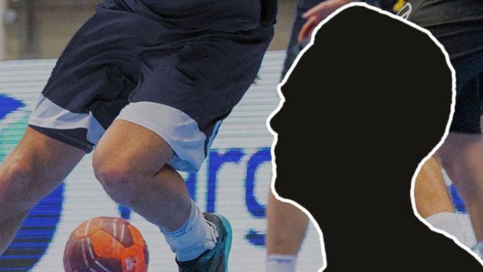 Бомба! Двама румънски съдии са заподозрени в уреждане на мач от Европейските турнири