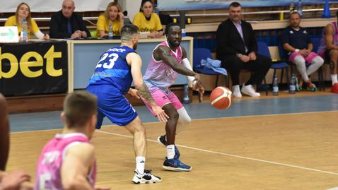  Играч на кръга - Мунис Туту 