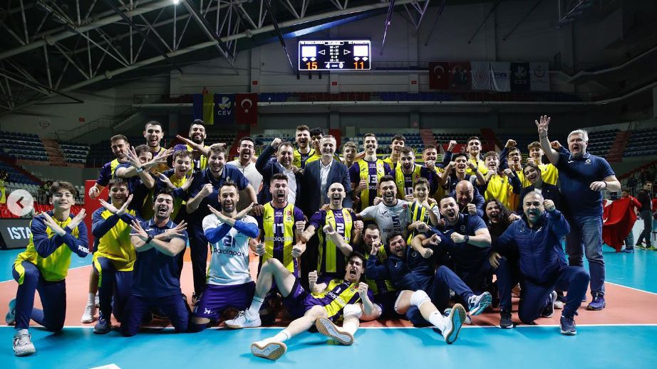 Ники Пенчев и Фенербахче напред за Купата на CEV след "златен" гейм