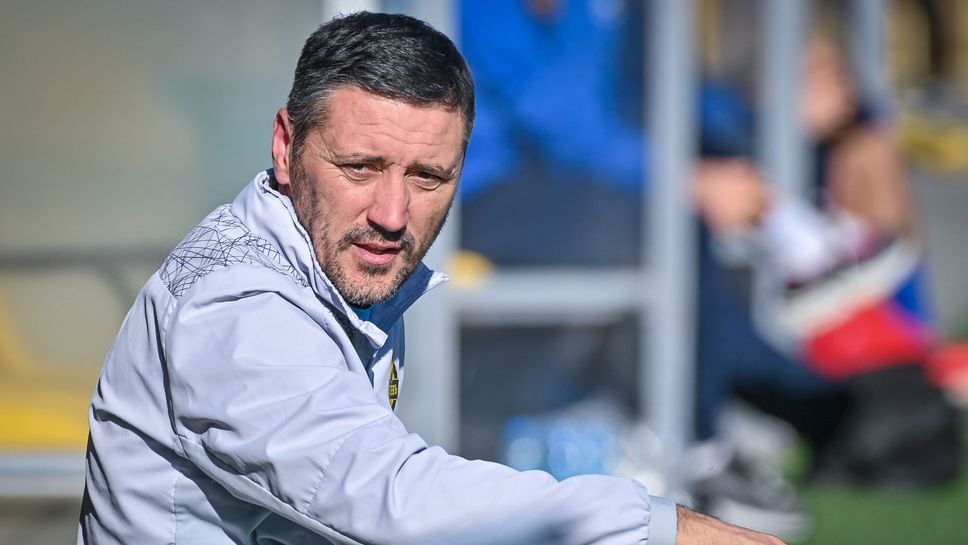 Треньорът на Ботев (Пловдив) потвърди изходящ трансфер, "жълто-черните" чакат защитник