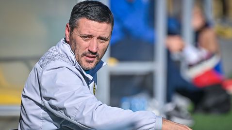 Треньорът на Ботев (Пловдив) потвърди изходящ трансфер, "жълто-черните" чакат защитник