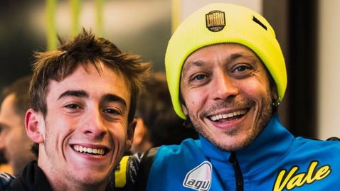  Може ли Педро Акоста да се озове в отбора на Валентино Роси? 