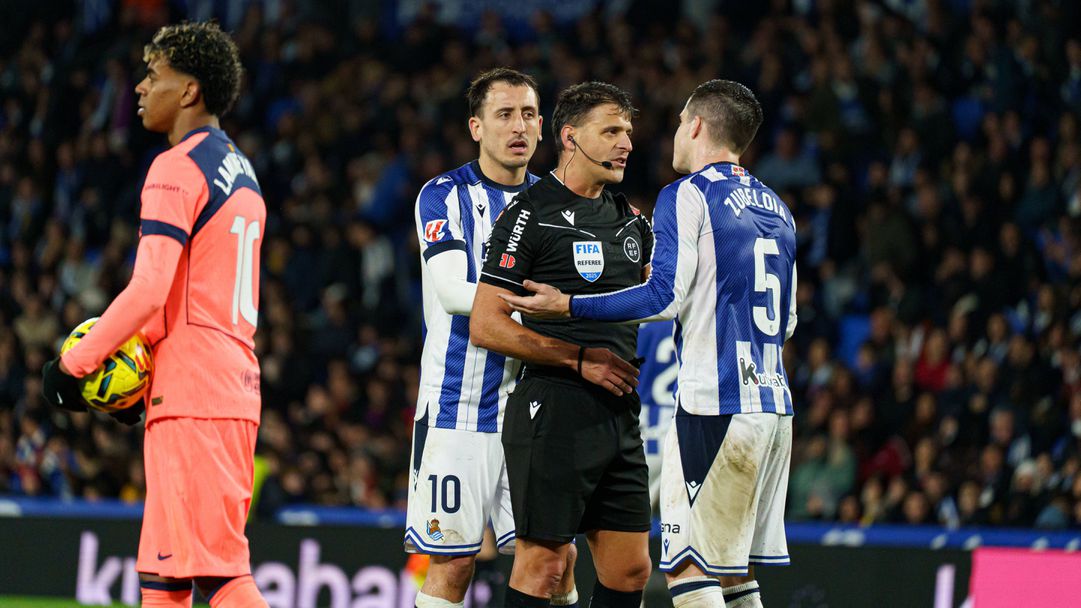 В Барселона продължиха с нападките към съдията, реферът е “черна котка” за каталунците