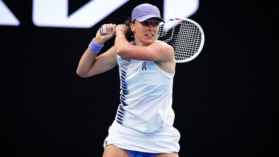 Бившата водачка в световната ранглиста по тенис Ига Швьонтек започна