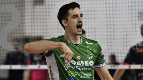  Силен мач с 11 точки (6 блока) на Преслав Петков в Италия 