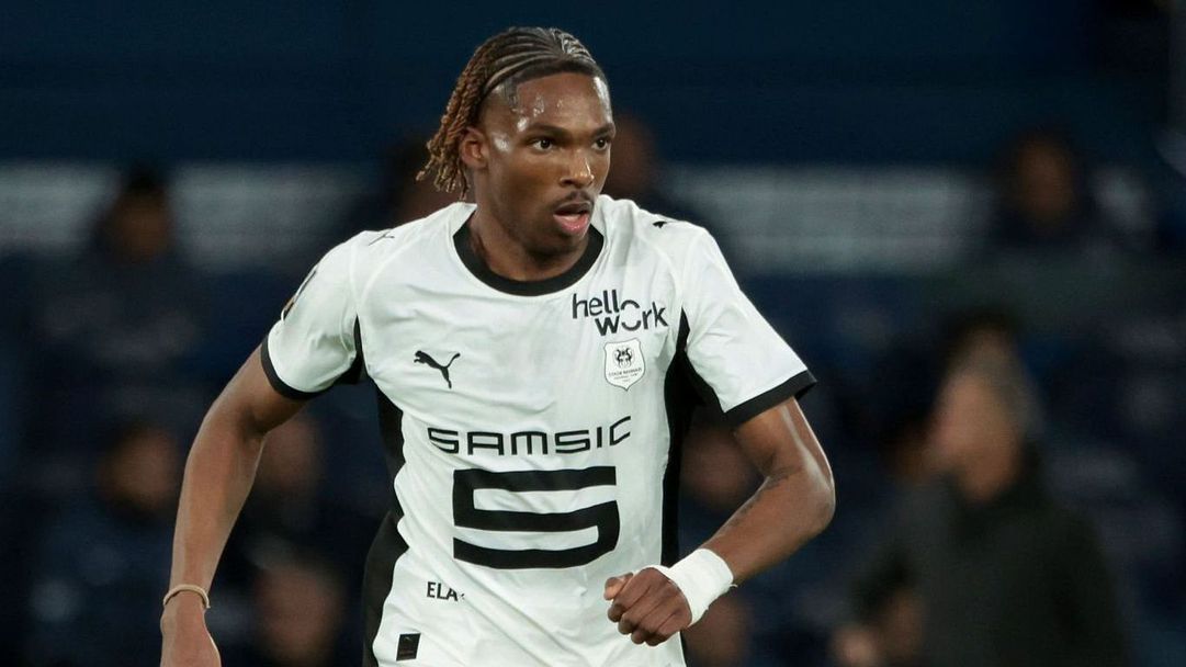 Челси се разбра с френски защитник