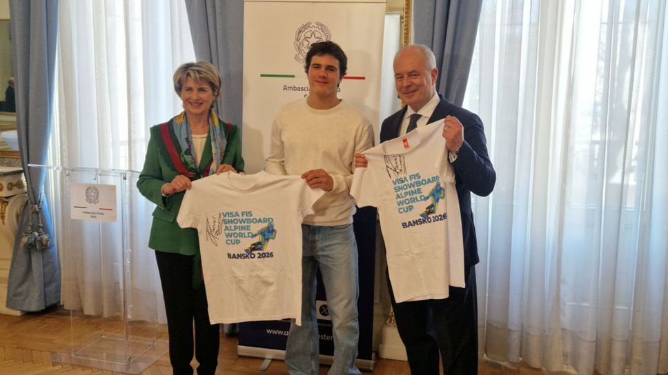 По време на приема в италианското посолство Тервел Замфиров подари