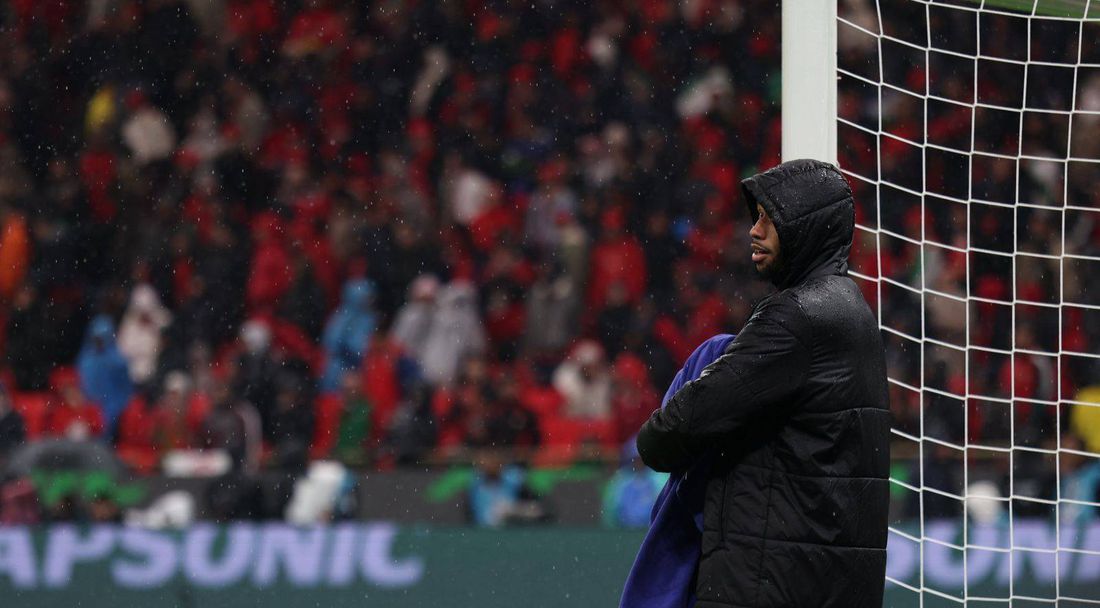 Войната за кърпата: тайната битка във финала в Африка и героят в сянка