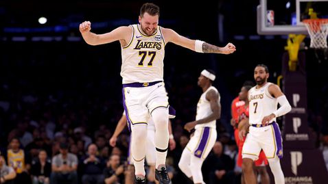 Лейкърс се събудиха през второто полувреме и разбиха Торонто