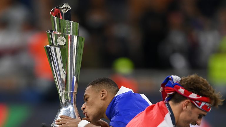  Кметът на Париж също се моли на Мбапе да остане 